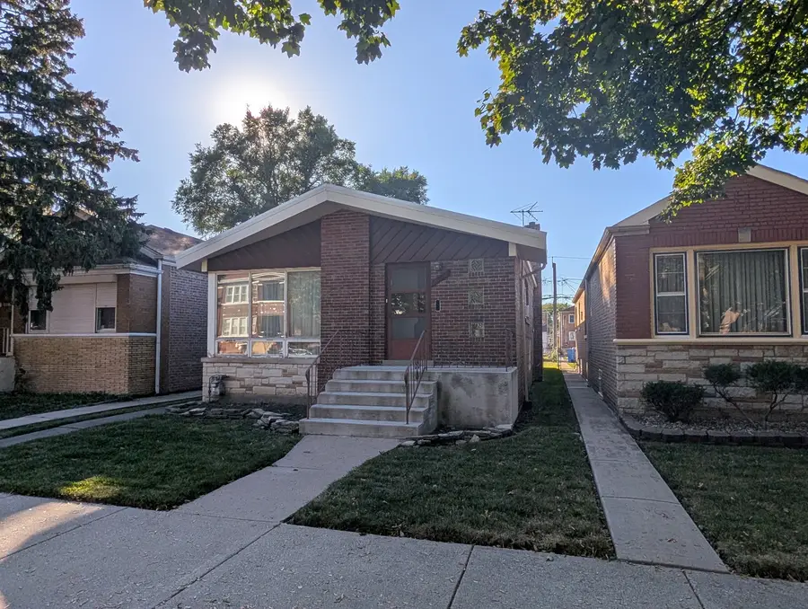 8212 S Colfax Avenue, Chicago, IL 60617 - #2