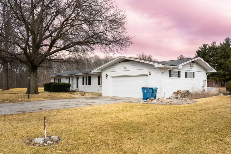 100 S Westview Drive, Pontiac, IL 61764 - #3