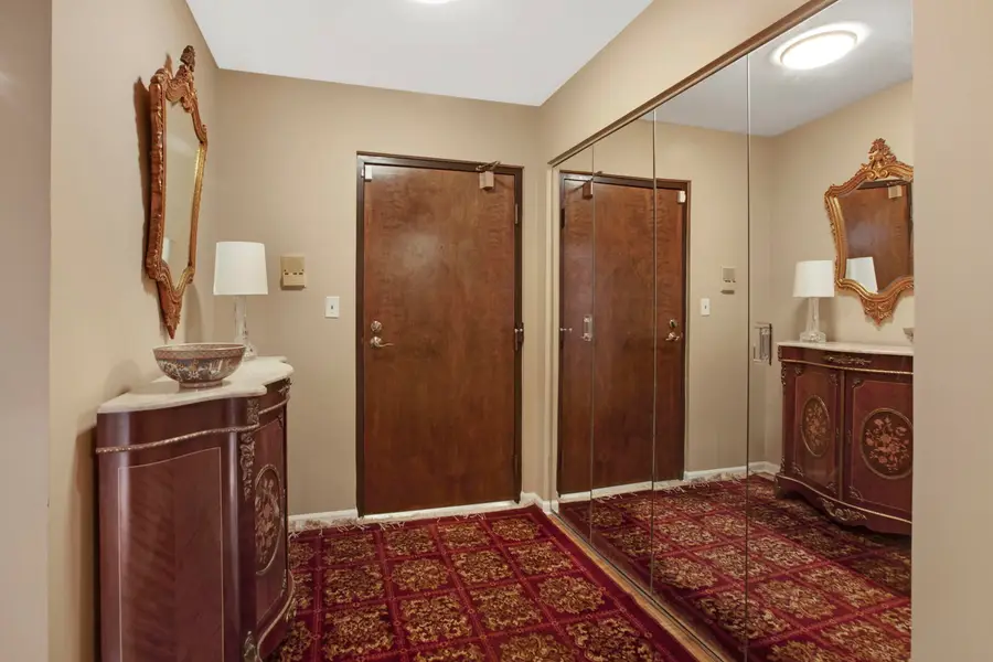 4050 Dundee Road #105, Northbrook, IL 60062 - #3