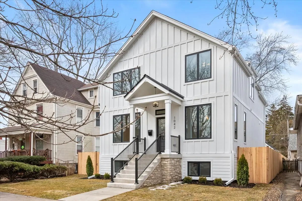 1042 Dewey Avenue, Evanston, IL 60202 - #1