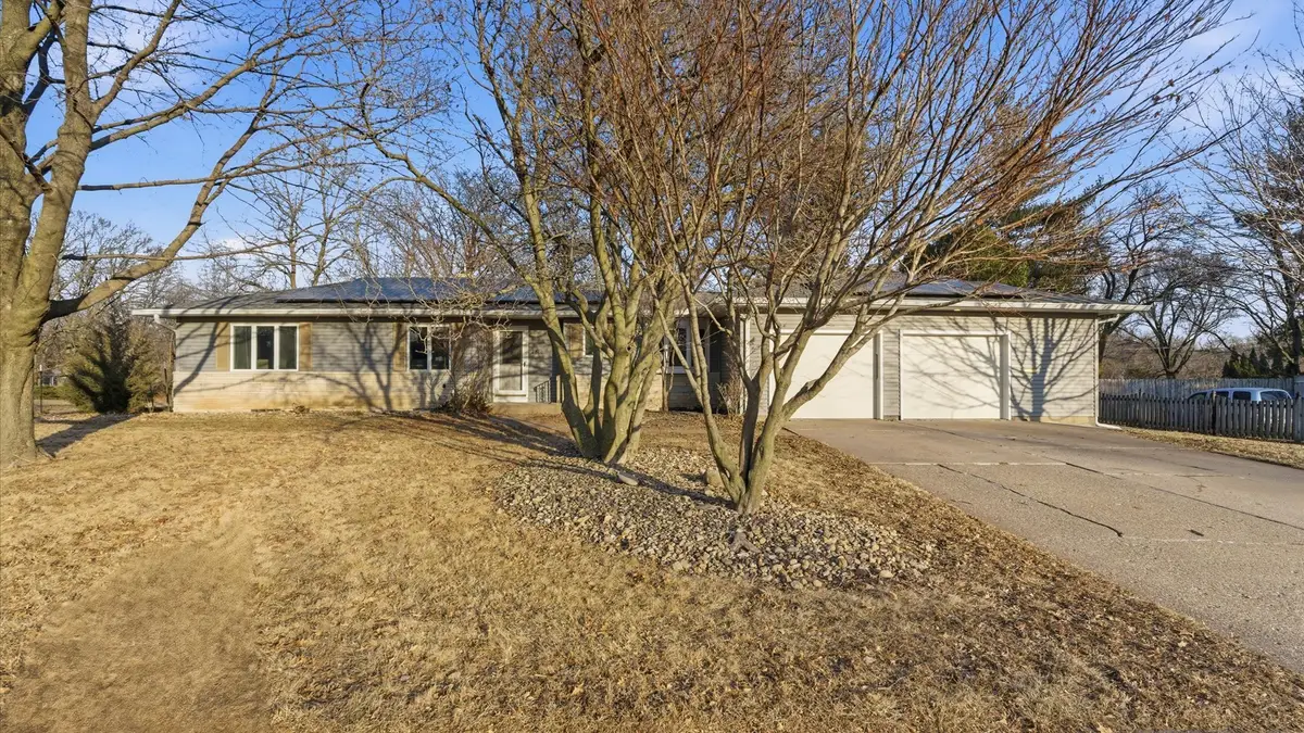 2610 31st Street, Moline, IL 61265 - #1