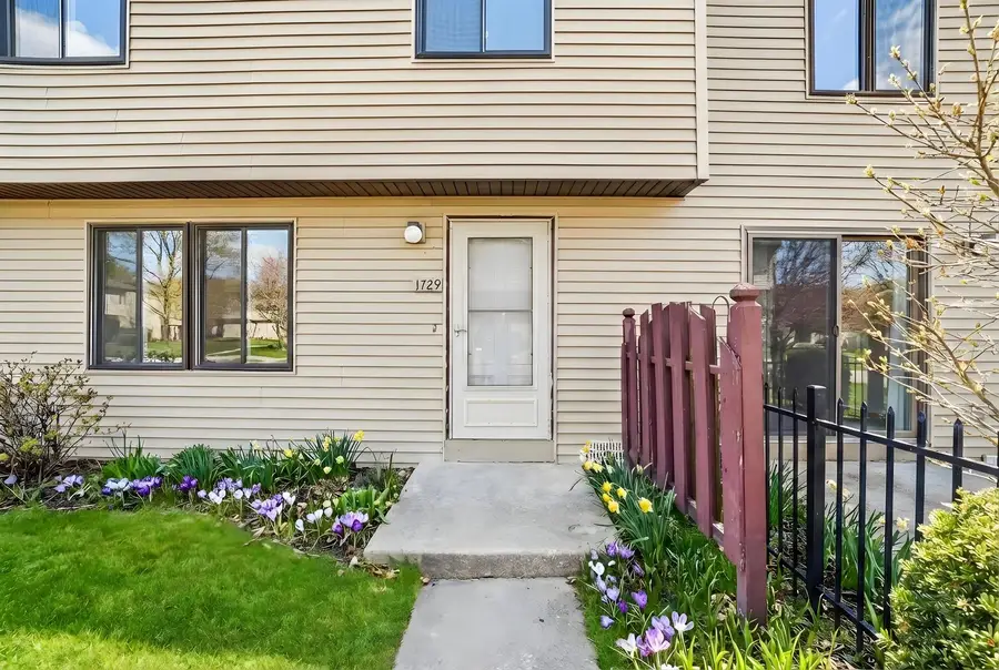 1729 Cedarbrook Court, Sycamore, IL 60178 - #2