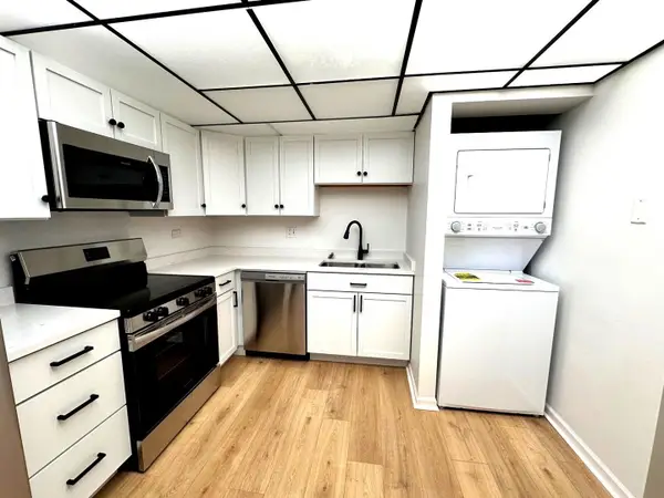 124 Klein Creek Court #D, Carol Stream, IL 60188