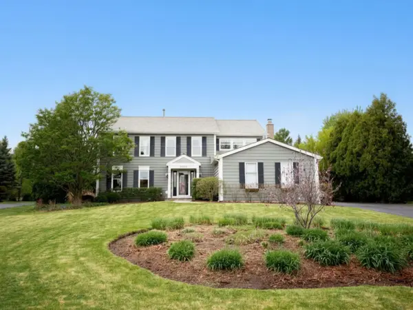 17945 W Pond Ridge Circle, Gurnee, IL 60031