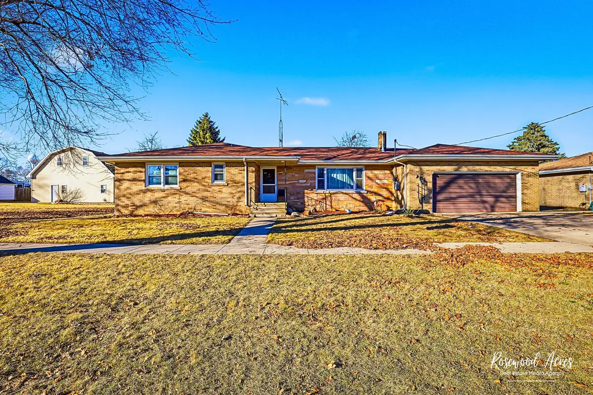 209 E 3rd Street, Aroma Park, IL 60910 - #1