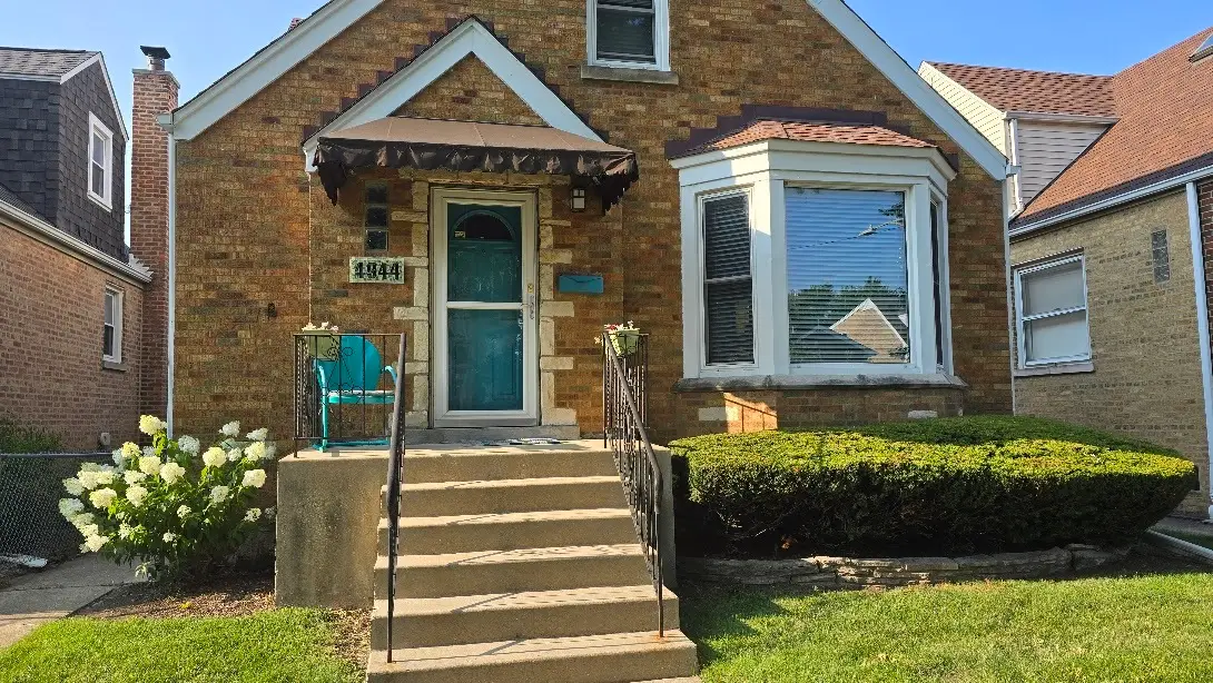 4944 W Winona Street, Chicago, IL 60630 - #1