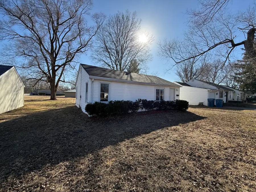 745 E Oak Street, Watseka, IL 60970 - #3