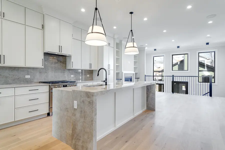 3721 N Whipple Street, Chicago, IL 60618 - #2