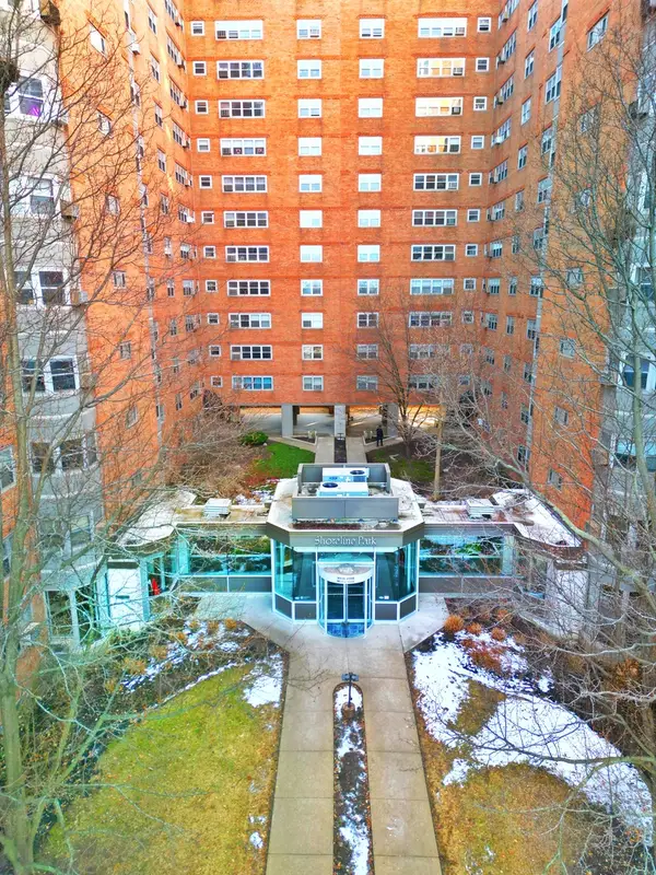 4970 N Marine Drive #229, Chicago, IL 60640