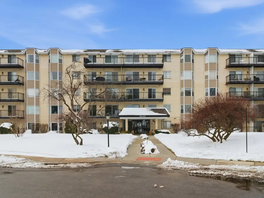 8640 Waukegan Road #123, Morton Grove, IL 60053 - #2