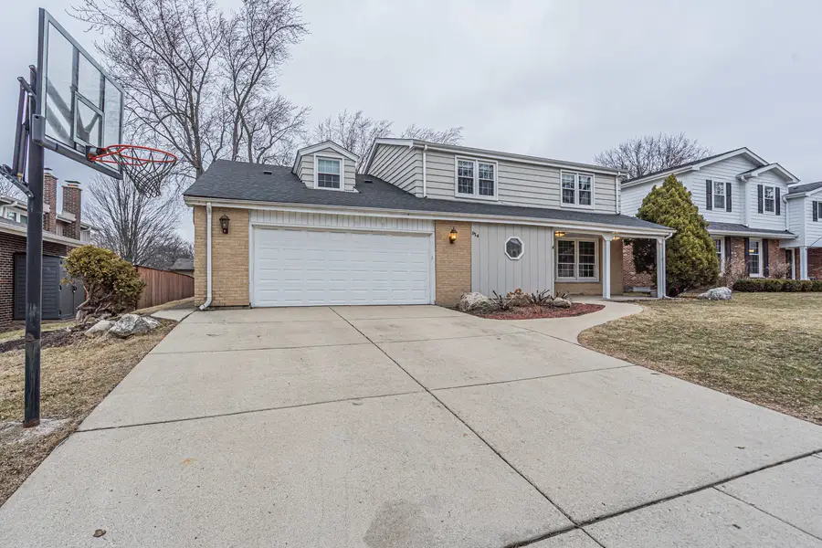 914 W Noyes Street, Arlington Heights, IL 60005 - #2