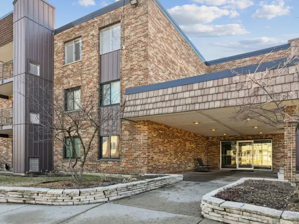 522 E Algonquin Road #113, Schaumburg, IL 60173