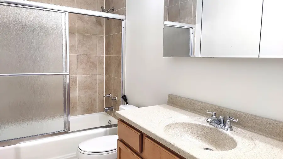 960 Beau Drive #109, Des Plaines, IL 60016 - #2