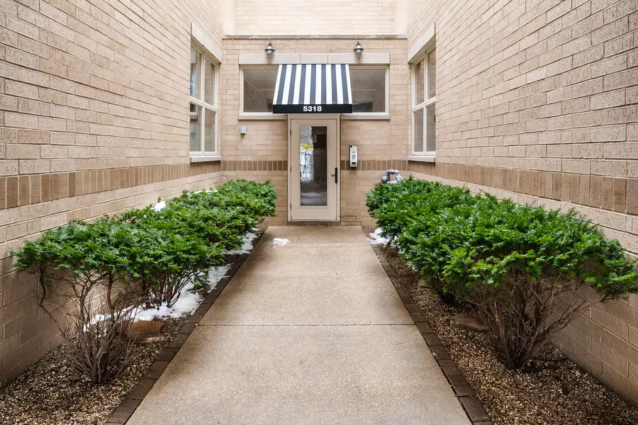 5318 N Ravenswood Avenue #106, Chicago, IL 60640 - #3
