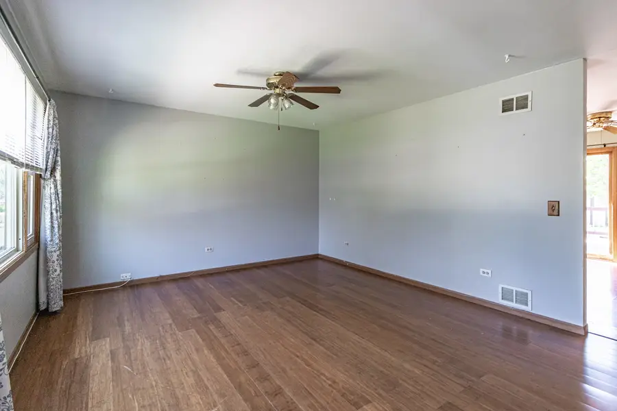 10205 W Chicago Avenue, Beach Park, IL 60099 - #3
