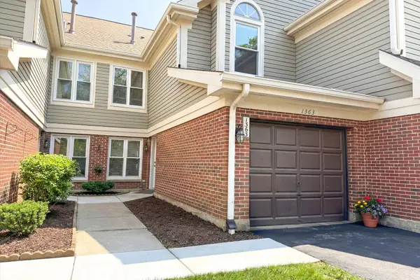 1363 S Old Wilke Road, Arlington Heights, IL 60005