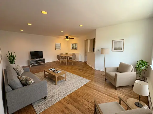 1105 Holiday Lane #20, Des Plaines, IL 60016 - #2