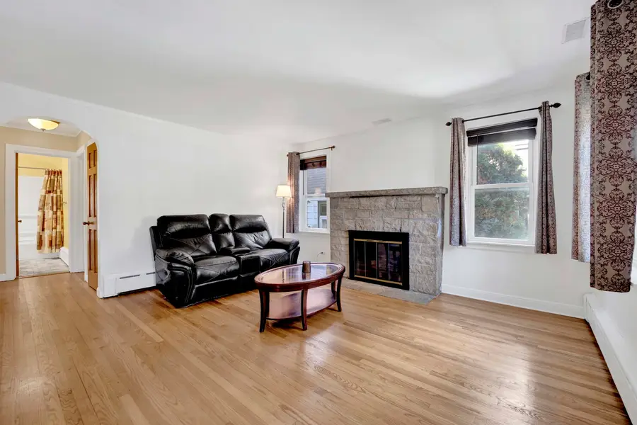 9304 S Utica Avenue, Evergreen Park, IL 60805 - #2