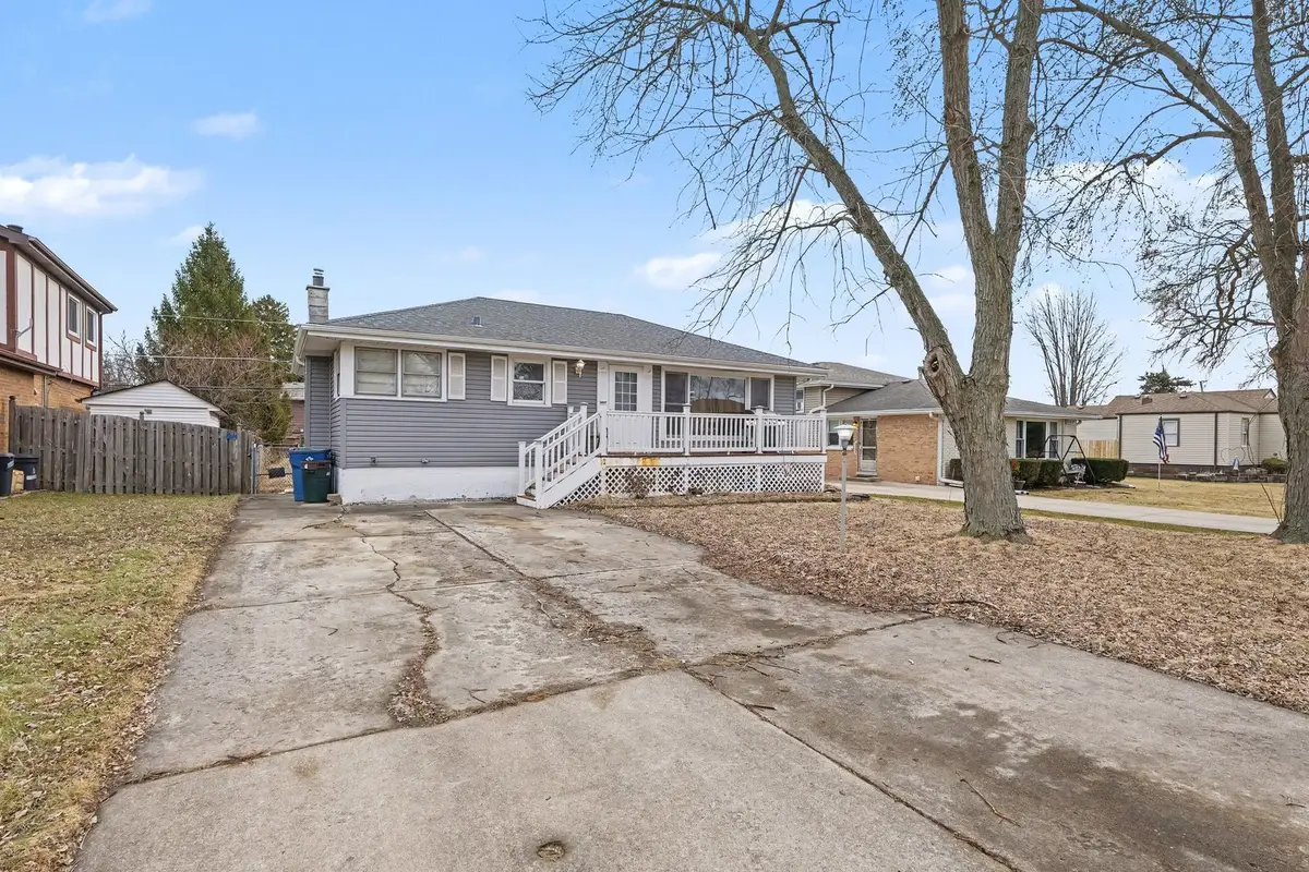 10541 S 84th Avenue, Palos Hills, IL 60465 - #1