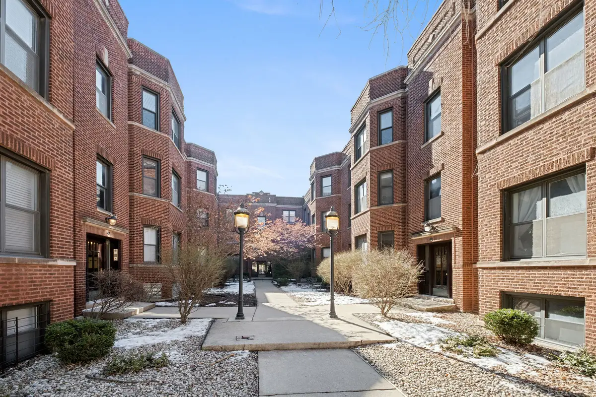 909 W Cornelia Avenue #2S, Chicago, IL 60657 - #1