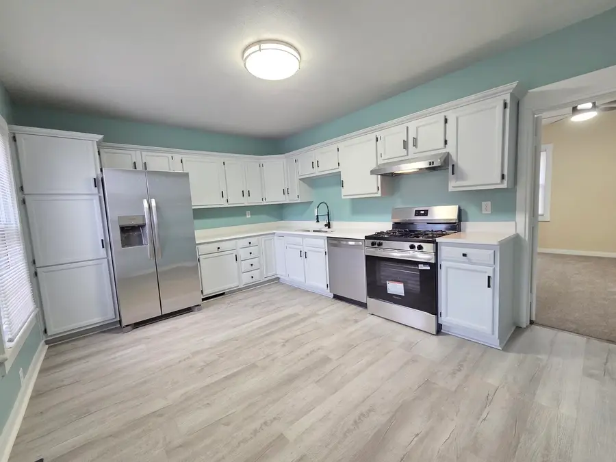 313 W 6th Street, Dixon, IL 61021 - #3