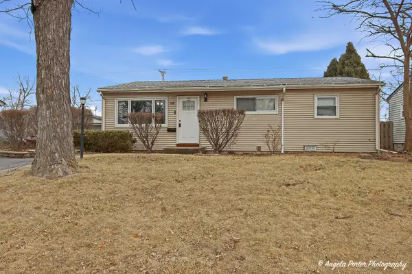 610 Larkdale Row, Wauconda, IL 60084