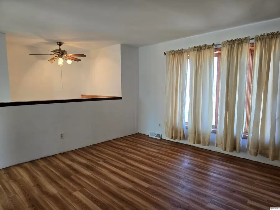 305 E 3rd Street, Bowen, IL 62316 - #3