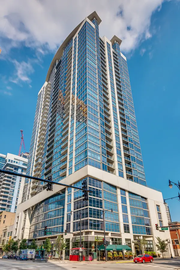 100 E 14th Street #2205, Chicago, IL 60605