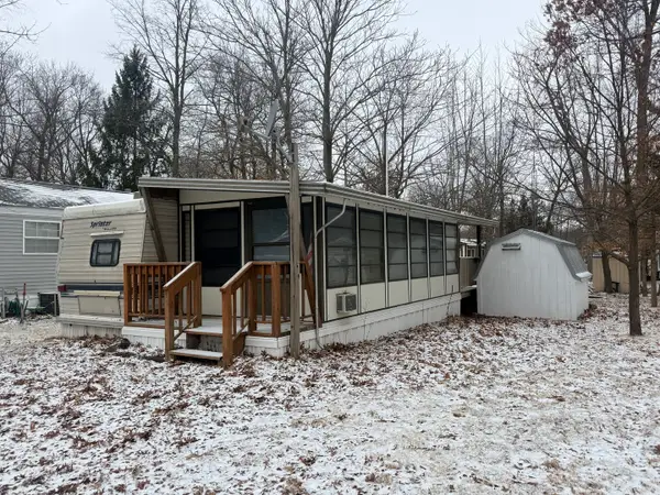 8-21/22 Woodhaven Lakes, Sublette, IL 61367