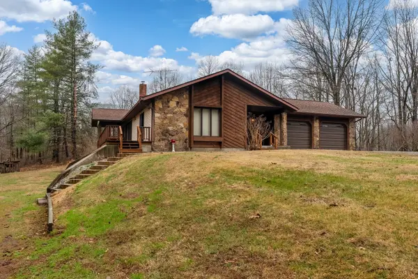 3085 Kaolin Road, Cobden, IL 62920