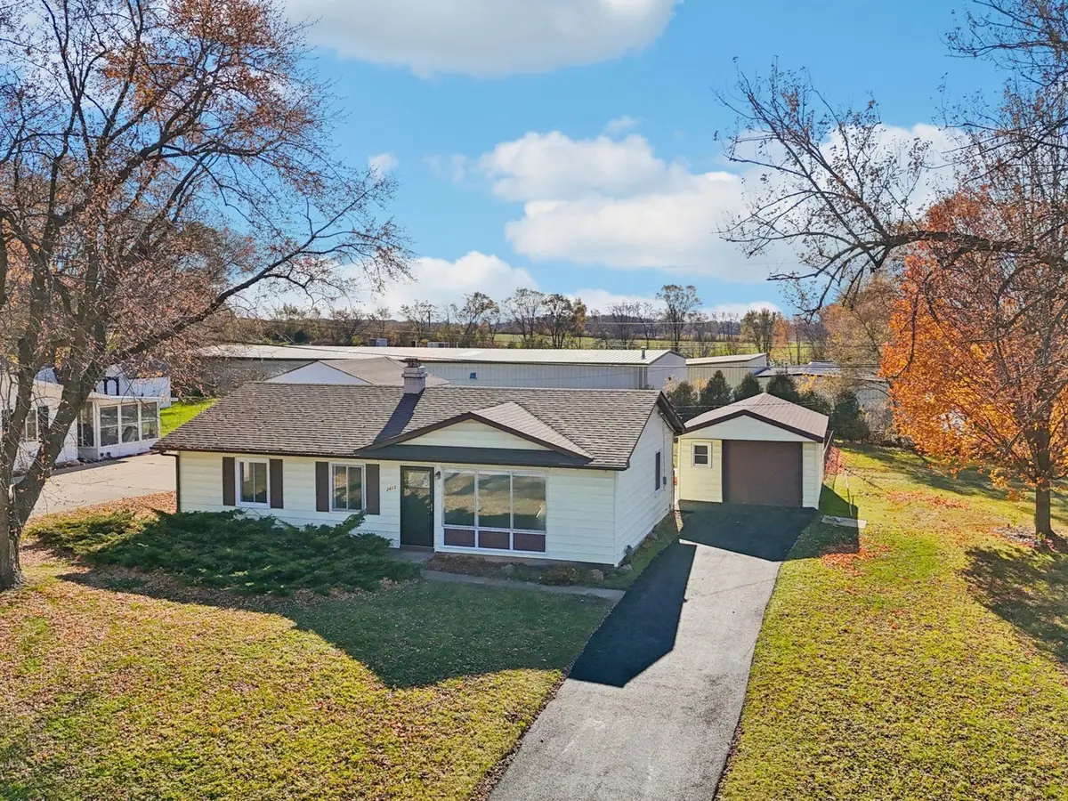 2413 Country Lane, McHenry, IL 60051 - #1