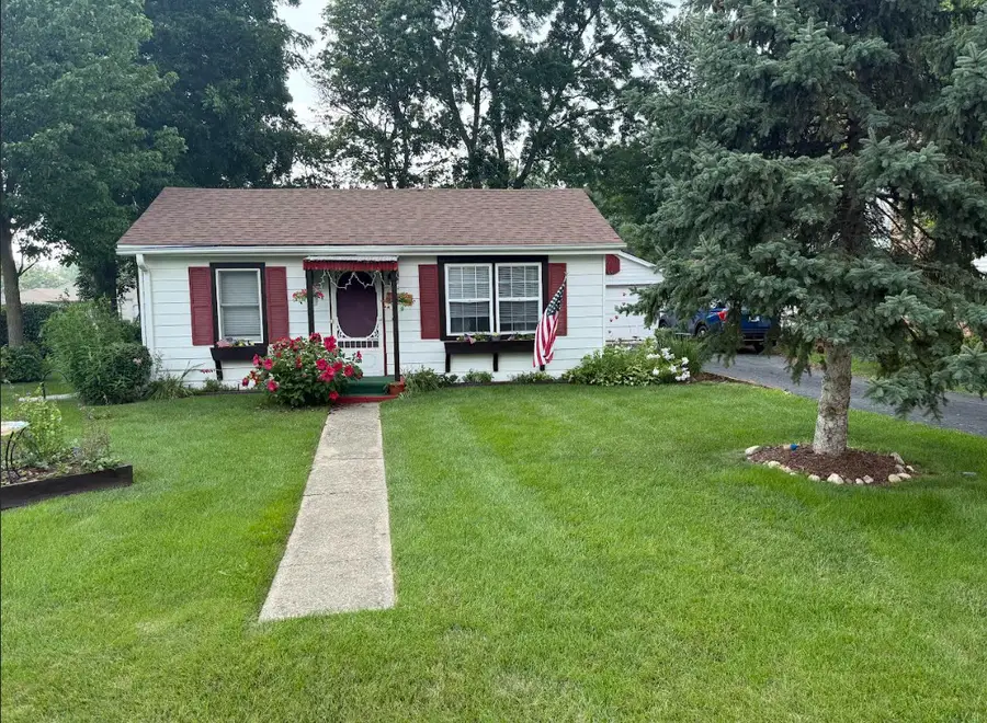 101 Oakleaf Road, Lake In The Hills, IL 60156 - #2