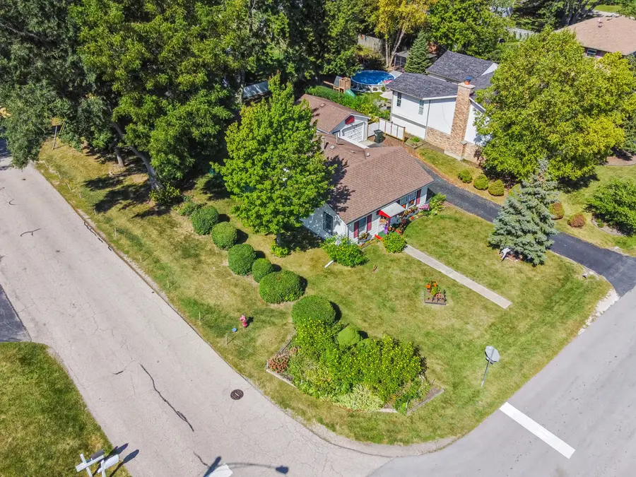 101 Oakleaf Road, Lake In The Hills, IL 60156 - #3