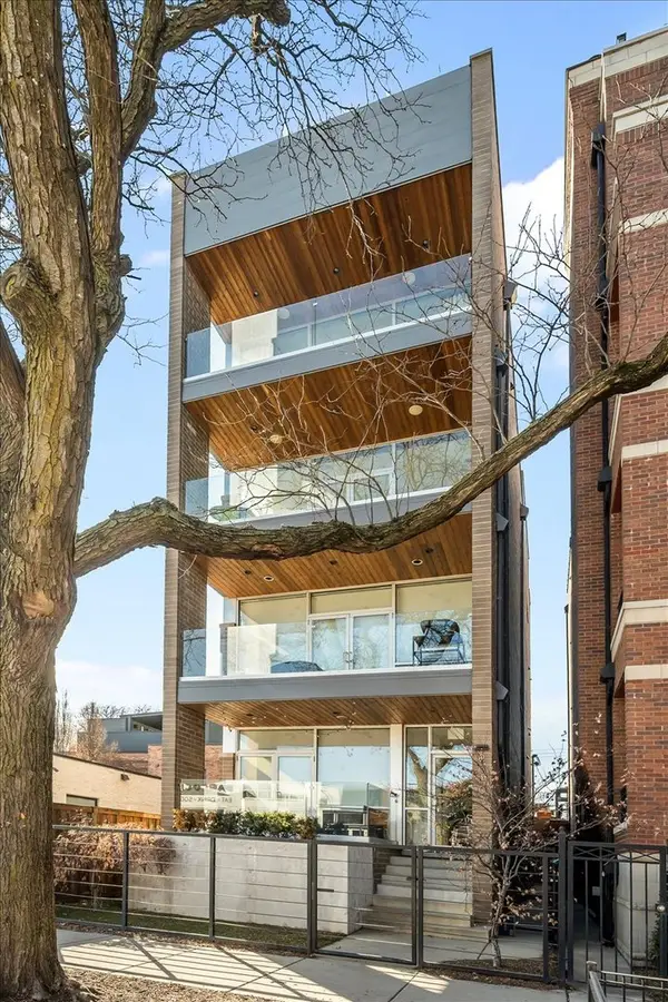 2910 N Sheffield Avenue #301, Chicago, IL 60657