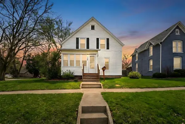 720 S Mckinley Avenue, Freeport, IL 61032