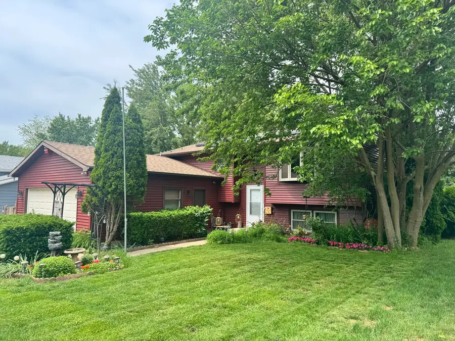 114 W Hawthorne Boulevard, Mundelein, IL 60060 - #3