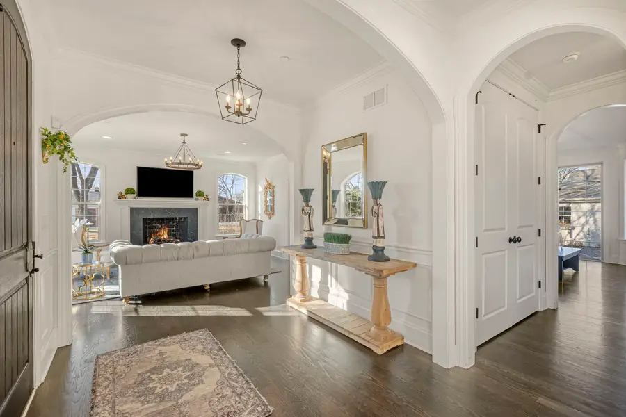 629 Kenwood Avenue, Libertyville, IL 60048 - #3