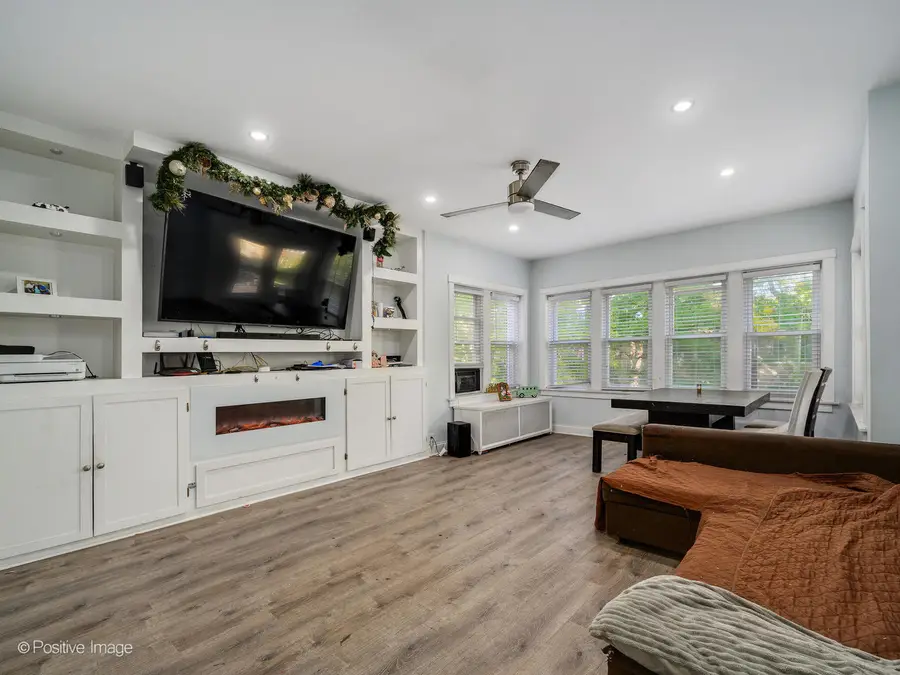 6423 N Leavitt Street, Chicago, IL 60645 - #3