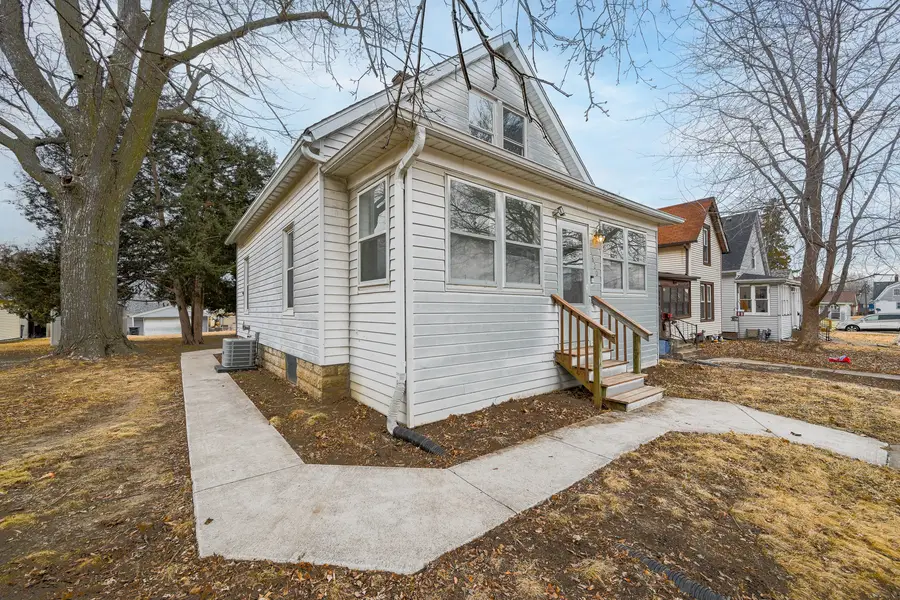 1820 40th Street, Rock Island, IL 61201 - #2