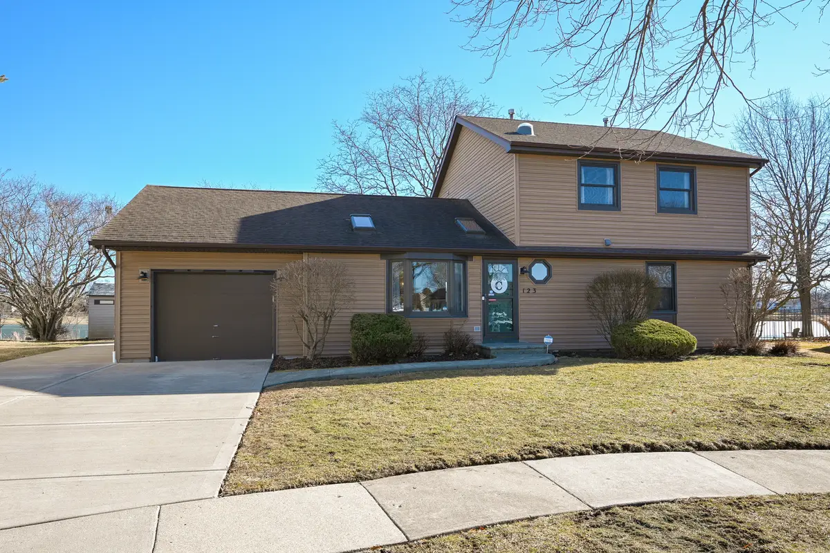 123 Heather Lane, Streamwood, IL 60107 - #1