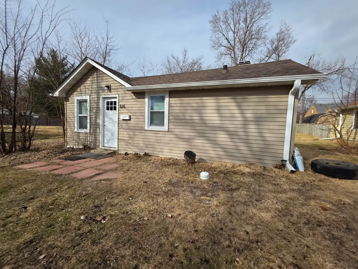 616 Glenwood Avenue, Elgin, IL 60120 - #1
