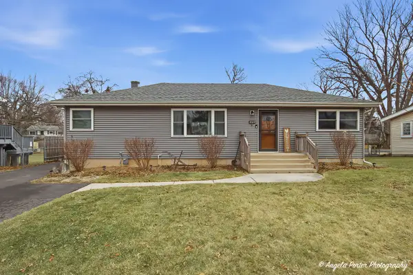 2022 Woodlane Drive, Lindenhurst, IL 60046