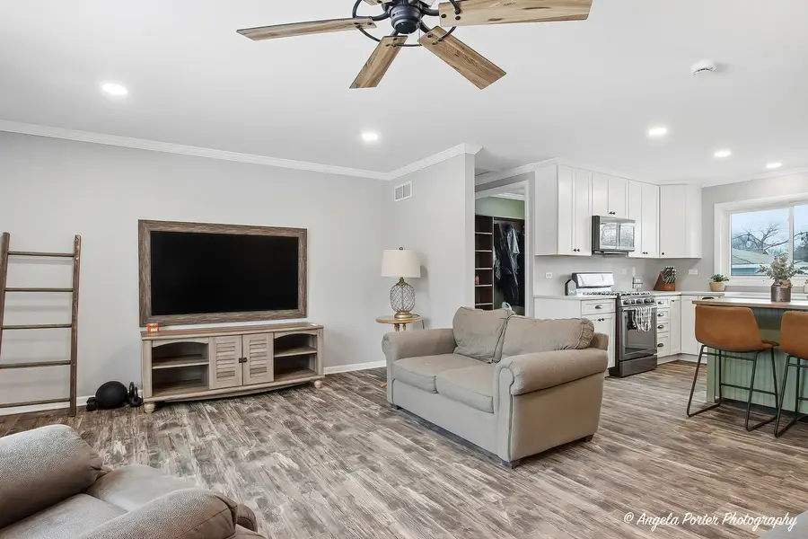 2022 Woodlane Drive, Lindenhurst, IL 60046 - #2