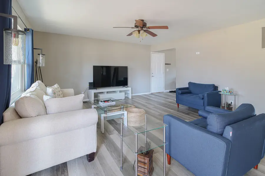 618 Dogwood Drive, Champaign, IL 61821 - #2