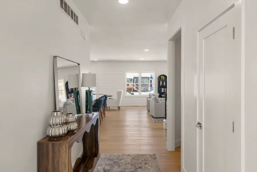 6542 Pelican Street, Bettendorf, IA 52722 - #2