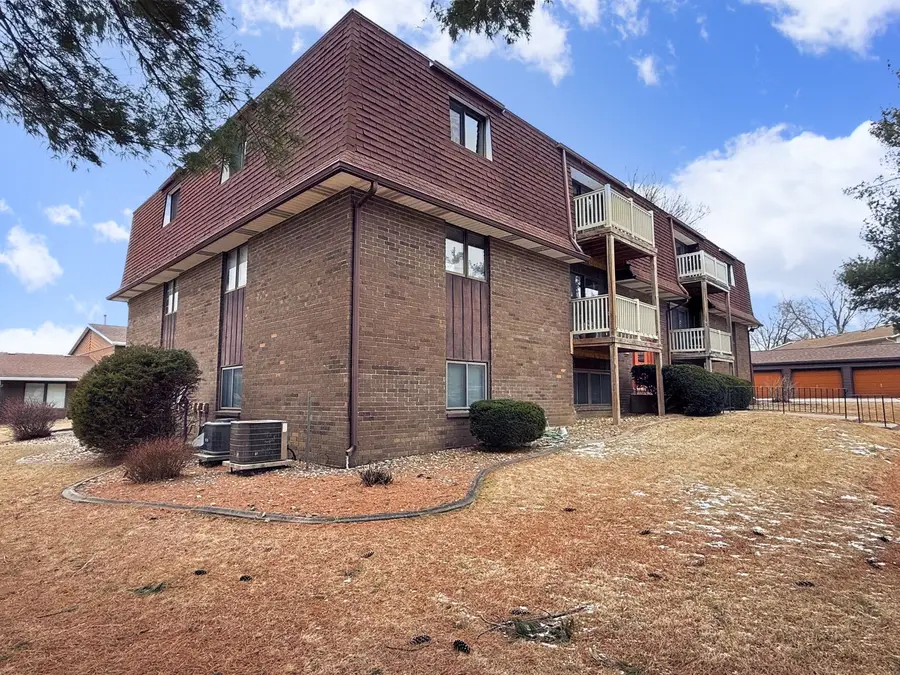 1211 48th Avenue #31, East Moline, IL 61244 - #2