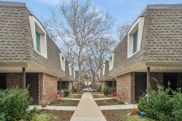 1627 W Belle Plaine Avenue, Chicago, IL 60613