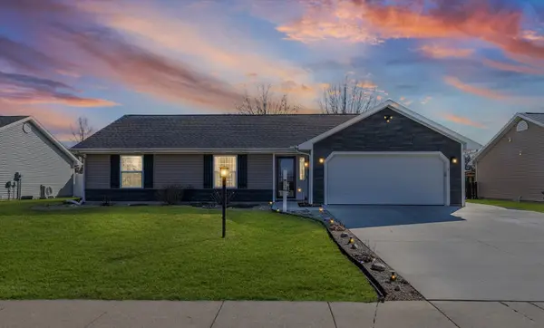 707 Bluestem Drive, St. Joseph, IL 61873