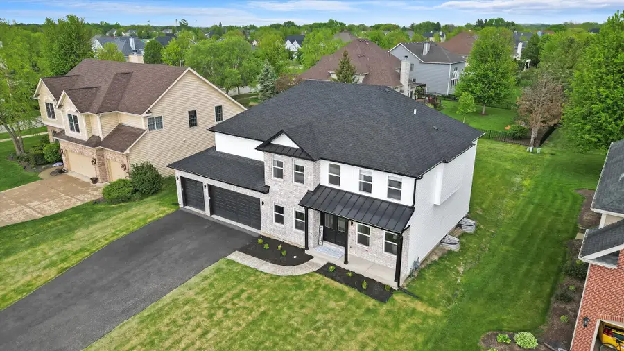 413 N Sycamore Lane, North Aurora, IL 60542 - #2