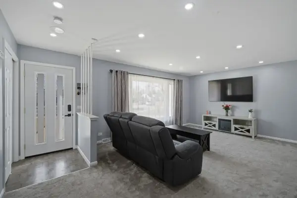 2469 Parkwood Lane, Des Plaines, IL 60018 - #2